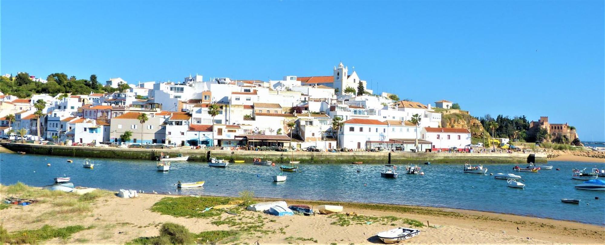 Wonderful Apartment In Ferragudo 2Double Beds Near Beaches And Golf Exterior photo
